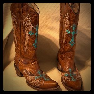Size 8 women’s boots